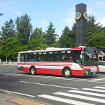 赤バスと時計塔