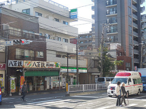 「ファミリーマート和田屋万世町店」の周辺